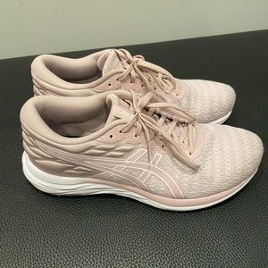 BRAND NEW WOMENS ASICS RUNNERS